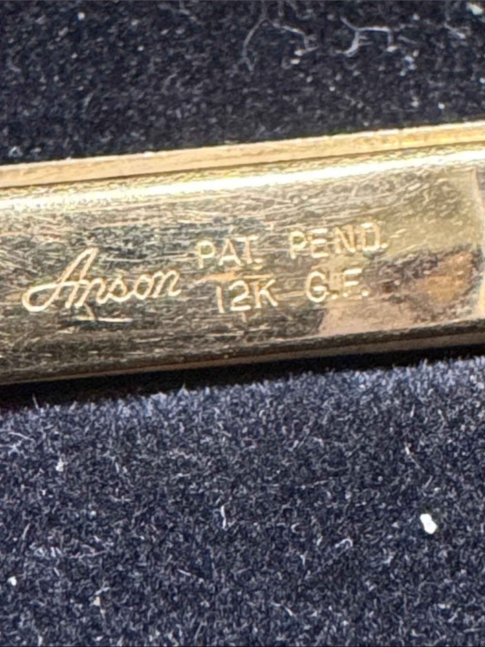 Source Unknown Gold-Tone Monogram 'P' Tie Bar